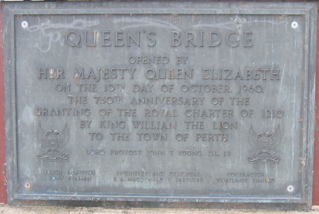 Queen's Bridge dedication plate